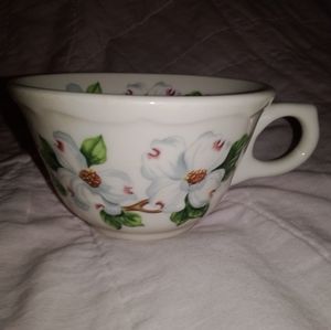 Vintage Syracuse Dogwood Flower Coffee Tea Cup USA